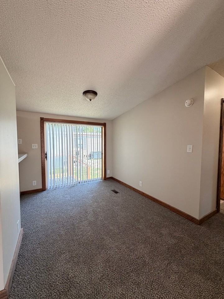 138 Maynard Cir #138 - Photo 3 of 7
