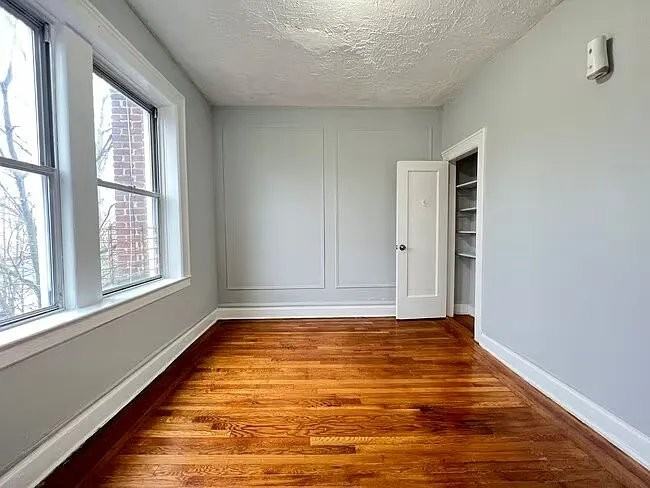 424 Park Ave #424 - Photo 3 of 6