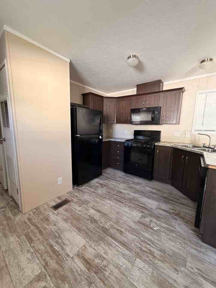 128 Hosner Dr #128 - Photo 2 of 7