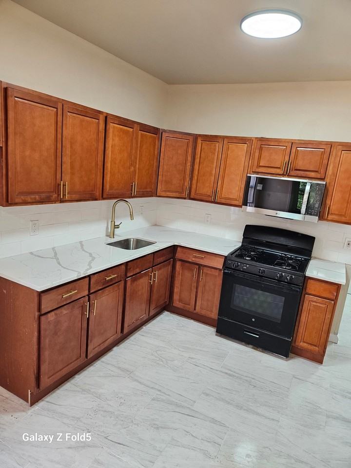 144 Huntington Ter #2L - Photo 5 of 12
