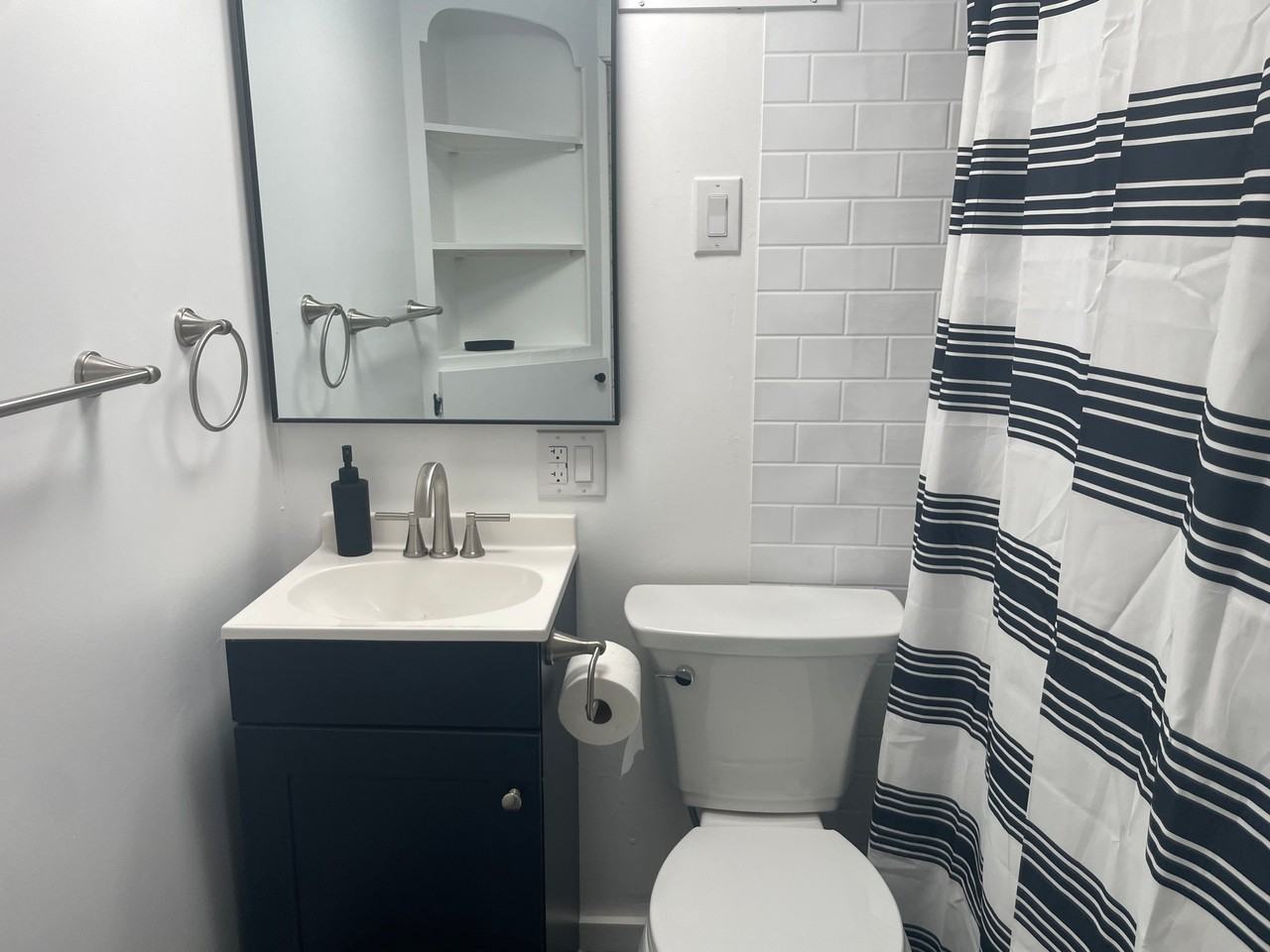 1001 Olive St - Photo 4 of 18