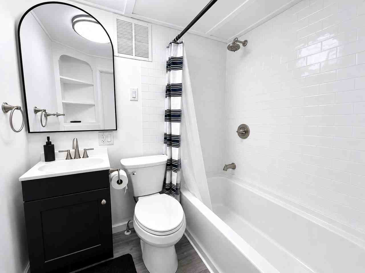 1001 Olive St - Photo 5 of 18