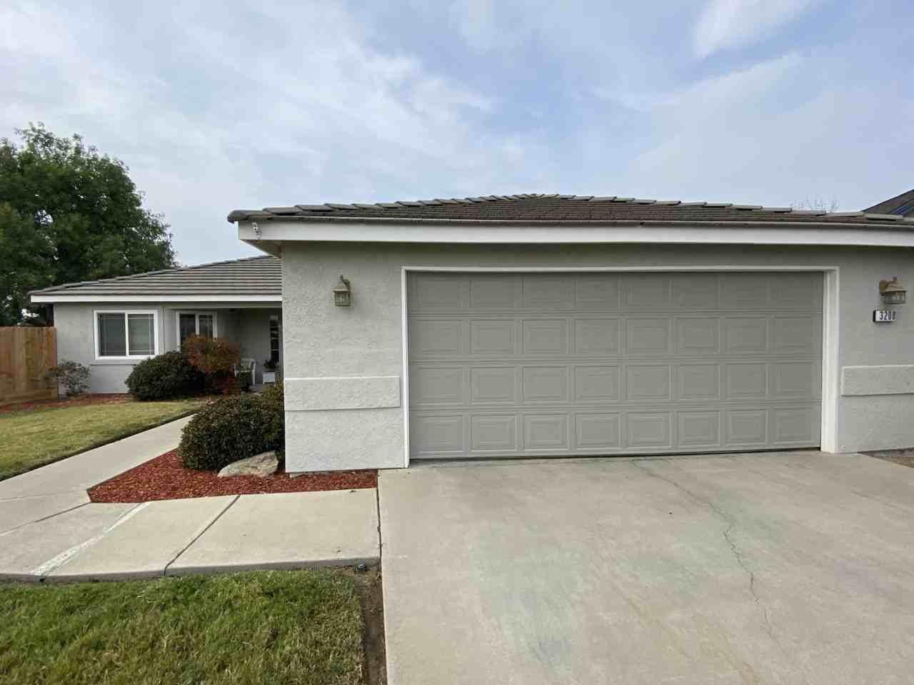3208 Holly Ct - Photo 2 of 25