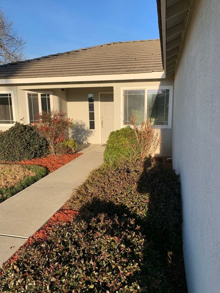 3208 Holly Ct - Photo 3 of 25