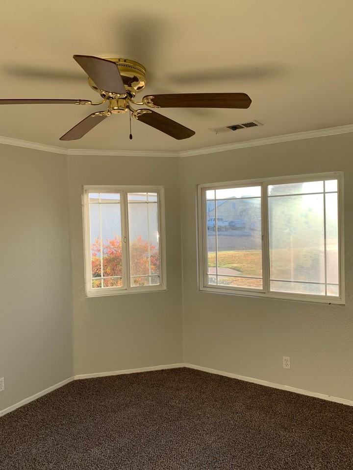 3208 Holly Ct - Photo 5 of 25