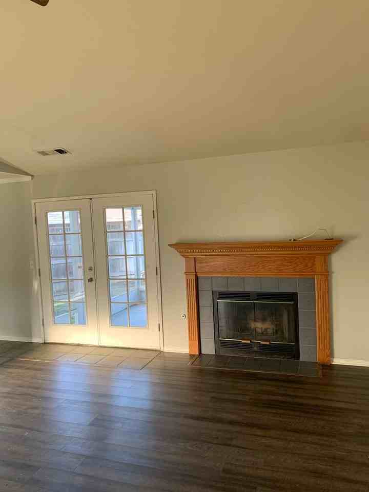 3208 Holly Ct - Photo 6 of 25