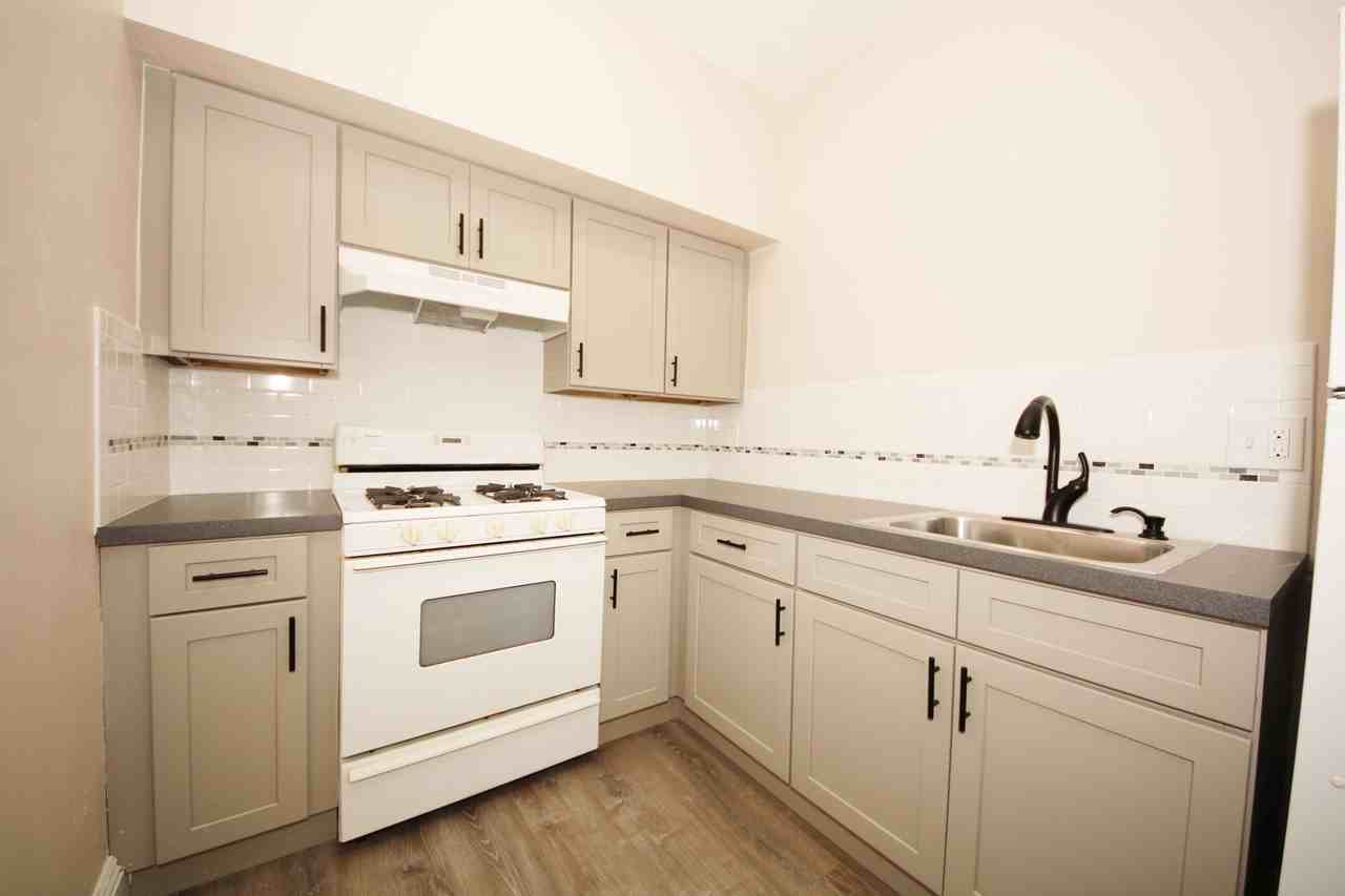 6 Chiswick Ter - Photo 4 of 6