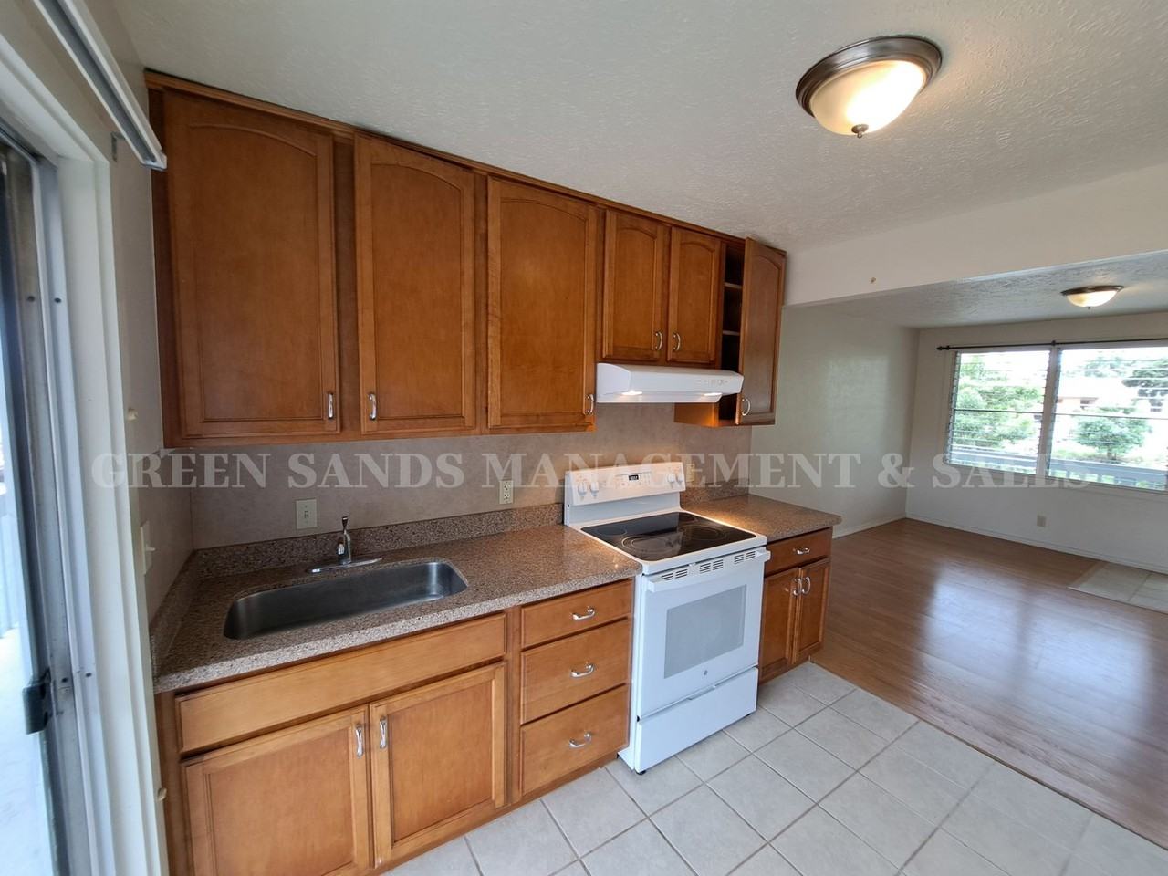 272 Kapiolani St #303 - Photo 4 of 19