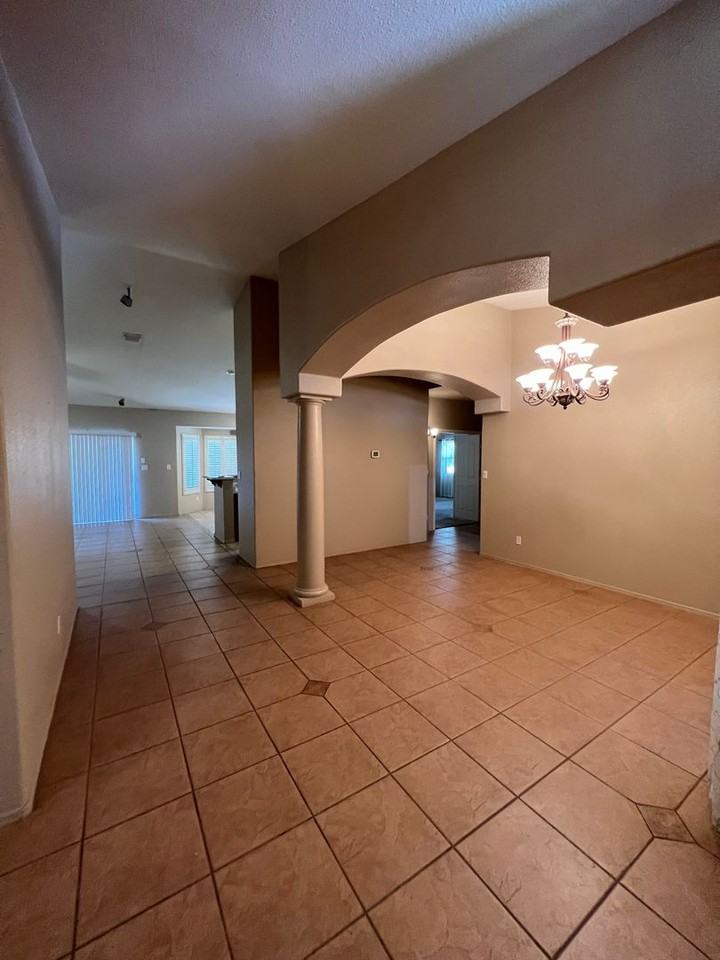 4157 W 17th St - Photo 2 of 28