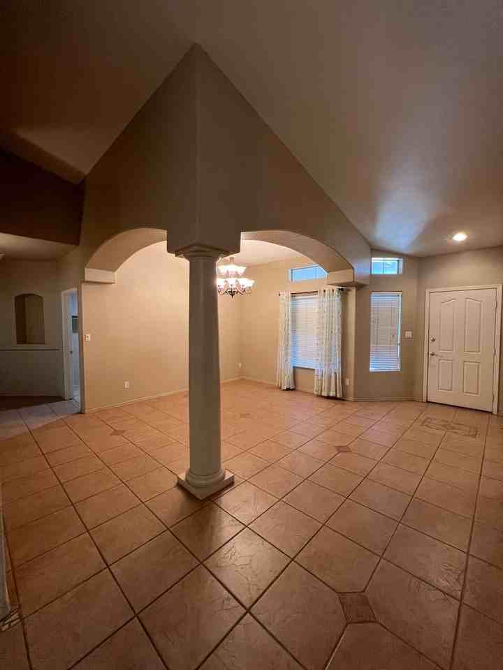 4157 W 17th St - Photo 3 of 28