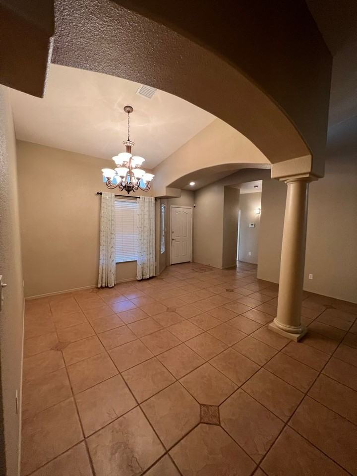 4157 W 17th St - Photo 5 of 28