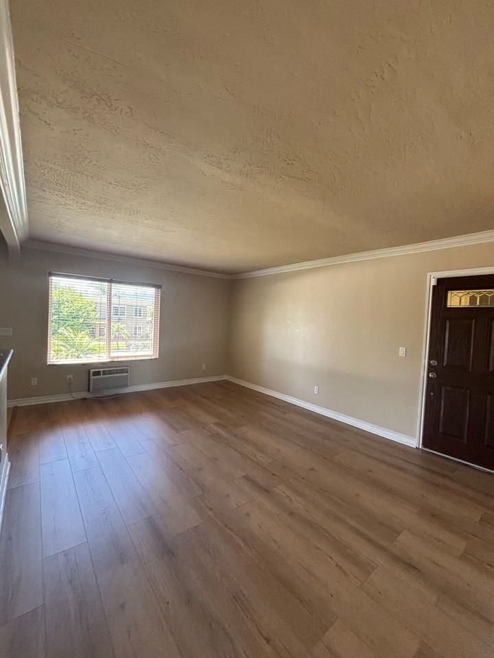 792 Avocado Ave - Photo 7 of 13