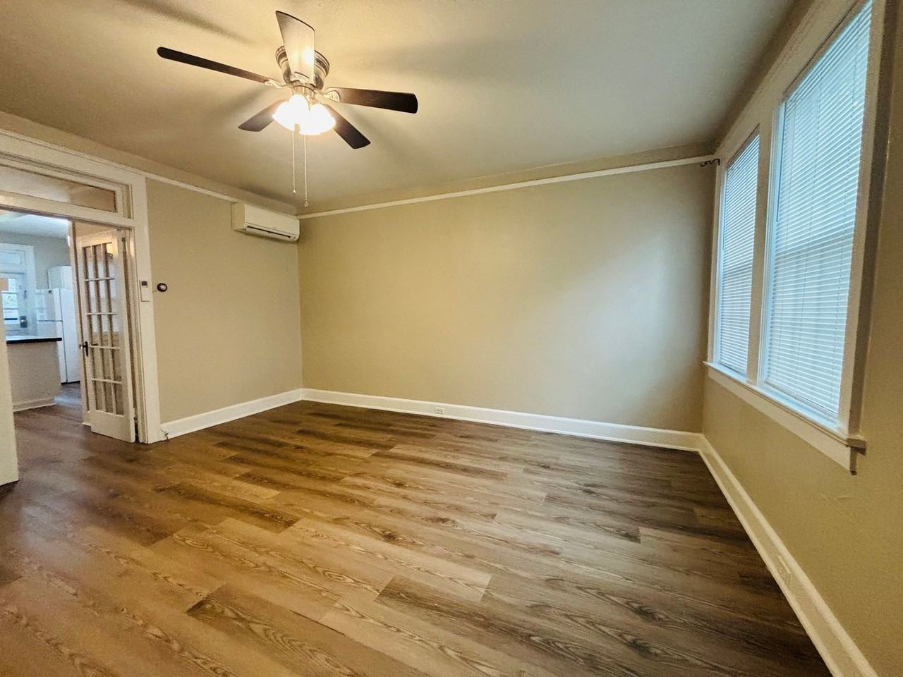 807 Cedar Ter - Photo 3 of 18
