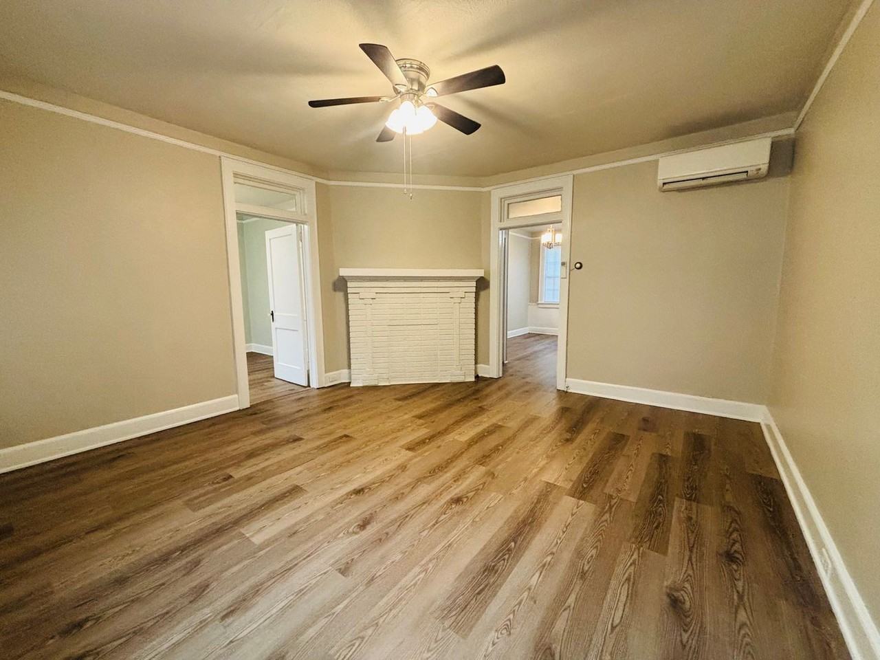 807 Cedar Ter - Photo 4 of 18