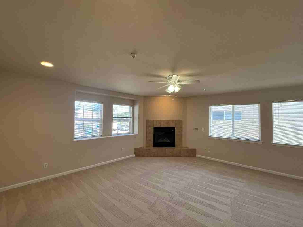 2009 9th St #B - Photo 2 of 15