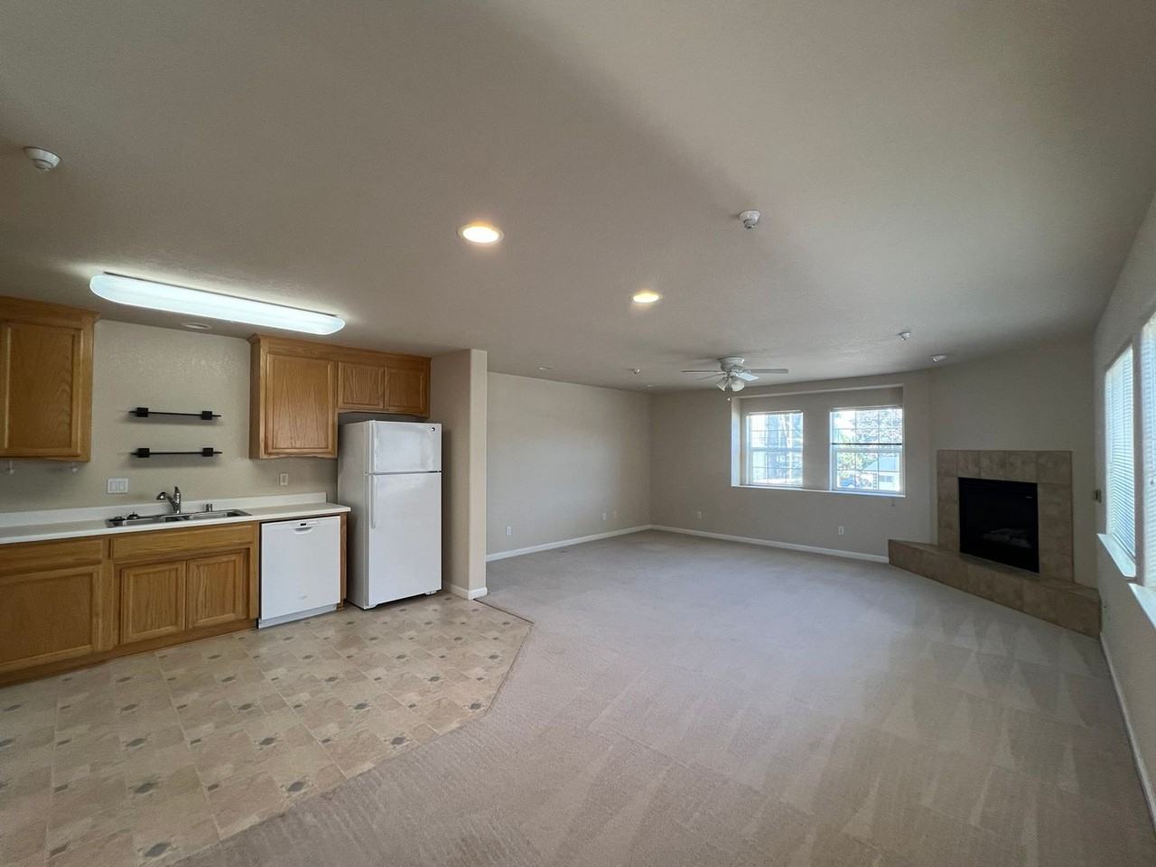 2009 9th St #B - Photo 5 of 15