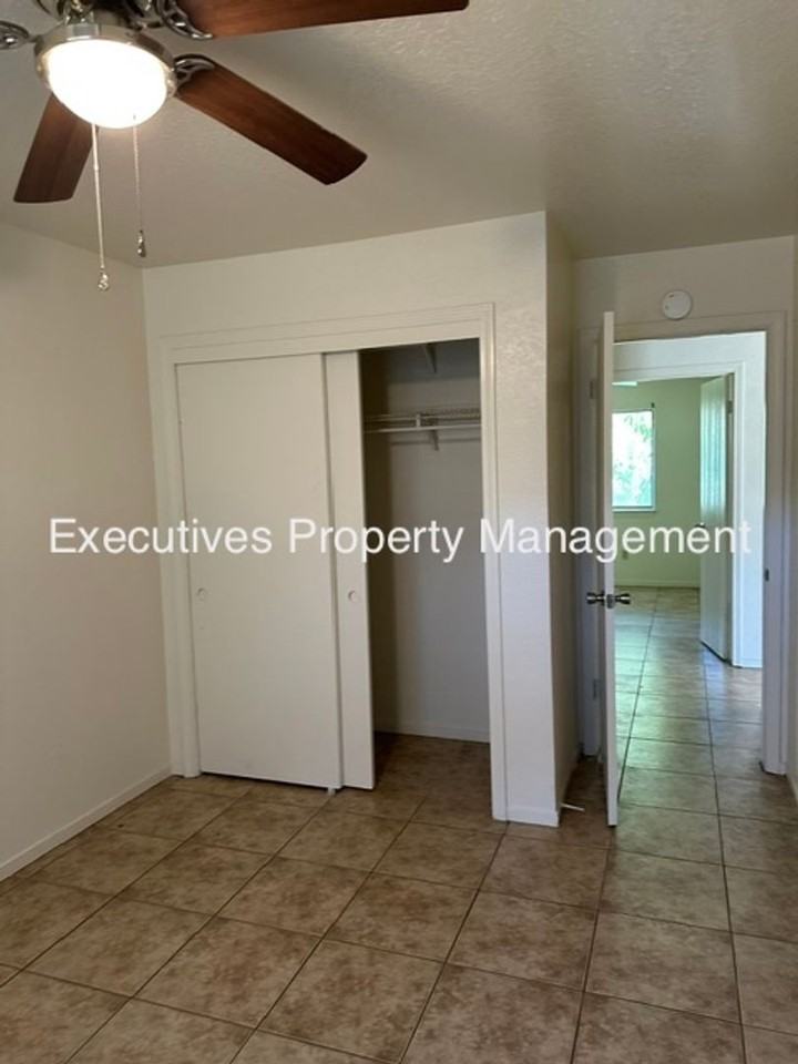 322 Pamela Ct - Photo 5 of 8