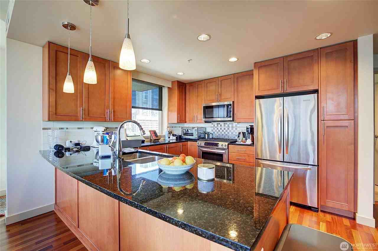 10650 Ne 9th Pl #1420 - Photo 6 of 19