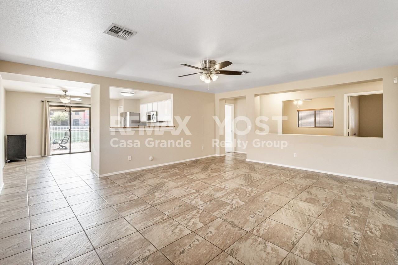 520 W Casa Mirage Ct - Photo 2 of 11