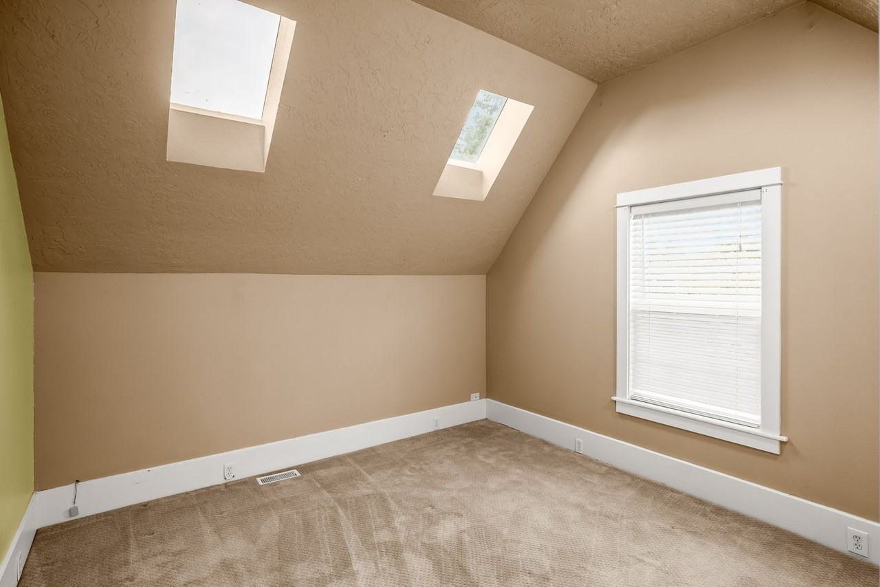 1837 Ne 63rd Ave - Photo 2 of 22