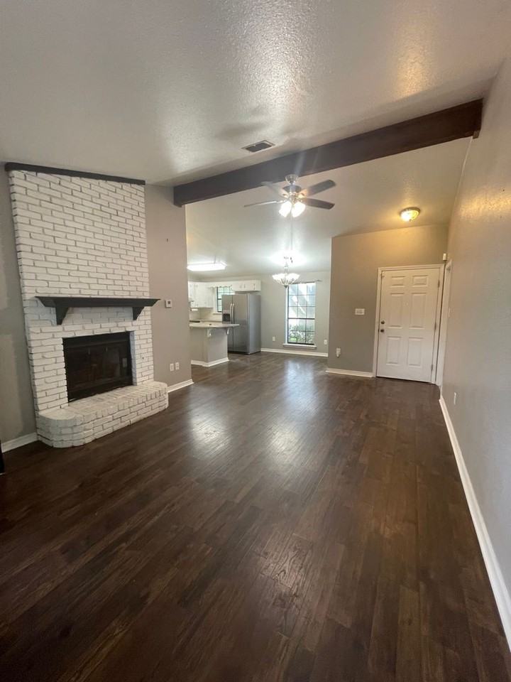 5302 Lauri Ln - Photo 4 of 13