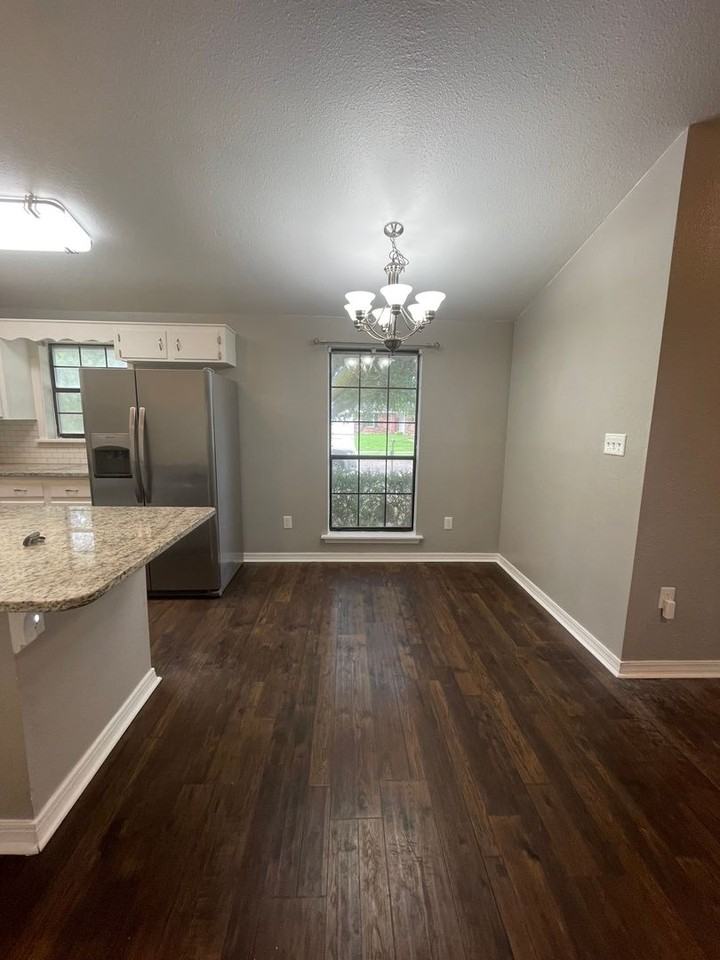 5302 Lauri Ln - Photo 6 of 13