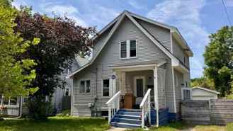 829 Prospect Ave Ne - Photo 1 of 1