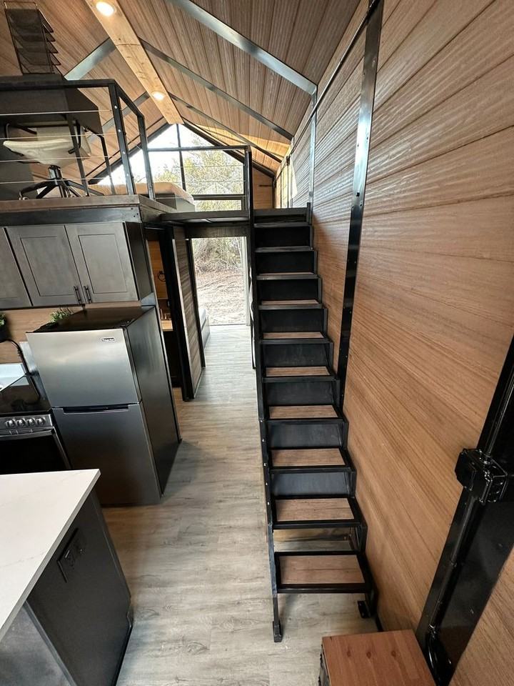 3710 Pheasant St - Photo 7 of 17