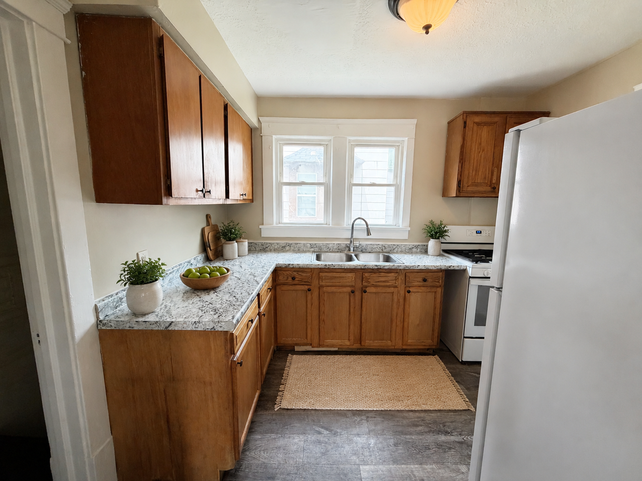907 Kling St - Photo 4 of 13