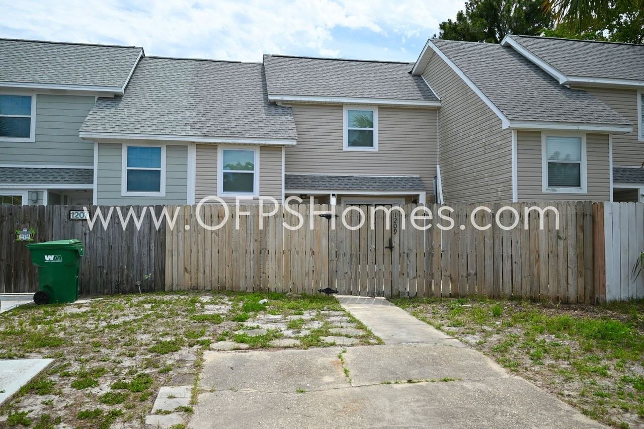 1209 Quail Lake Blvd - Photo 2 of 24