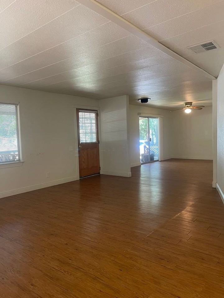 7083 Shasta Forest Dr - Photo 4 of 26