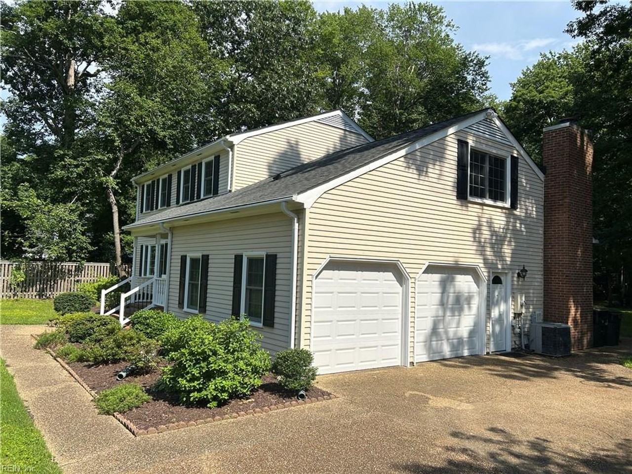 203 Kenmar Dr - Photo 2 of 13