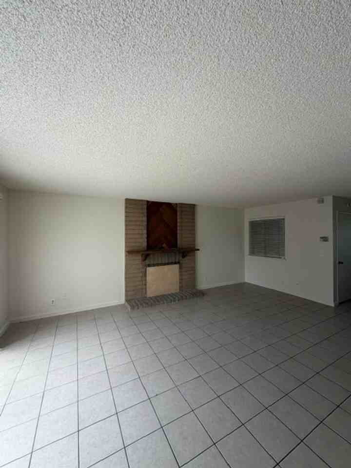 6200 Osullivan Ln - Photo 5 of 24