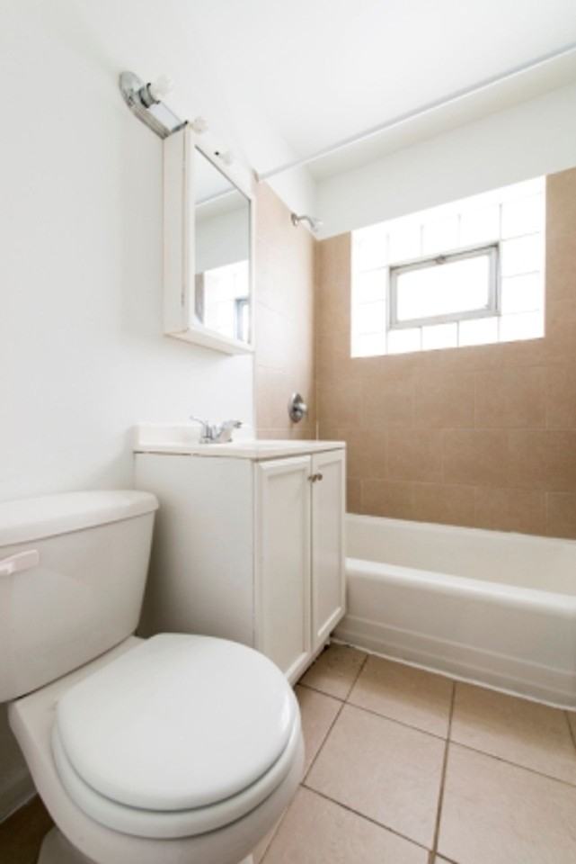 8312 S Ingleside - Photo 3 of 22