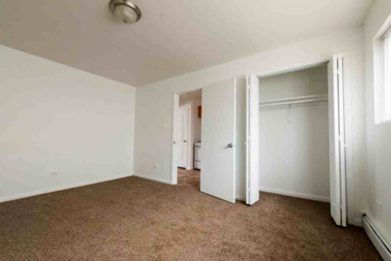 8312 S Ingleside - Photo 4 of 22