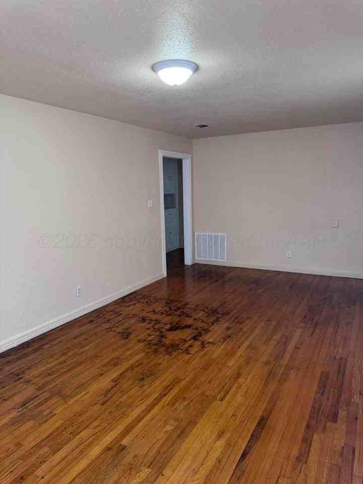 3401 Lynette Dr - Photo 3 of 23