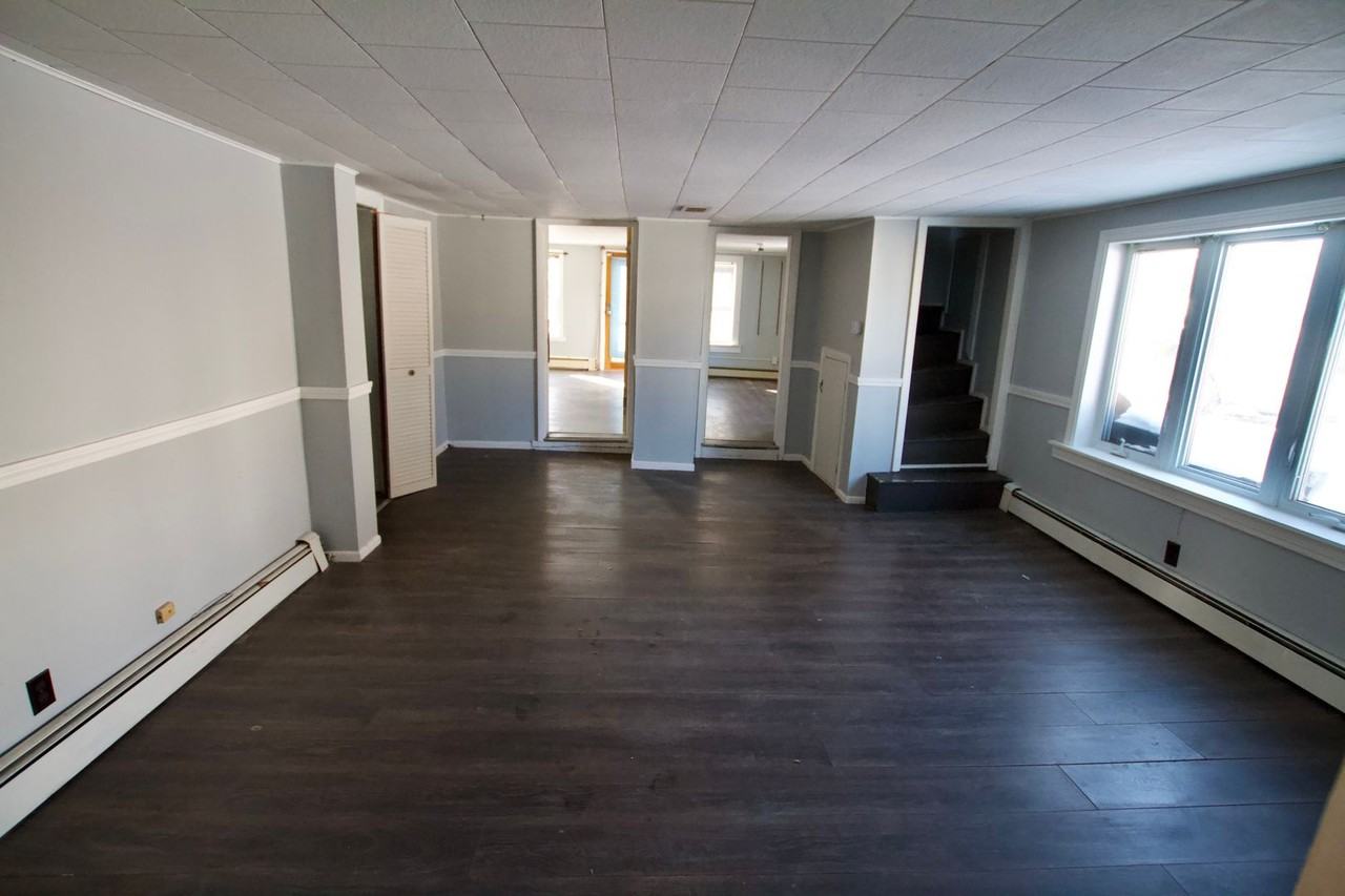 24 Grays Ln - Photo 5 of 15