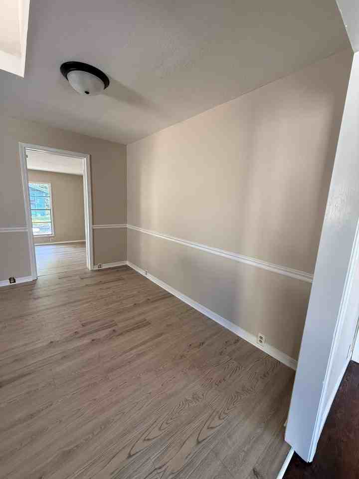 2337 Broadway Dr - Photo 3 of 16