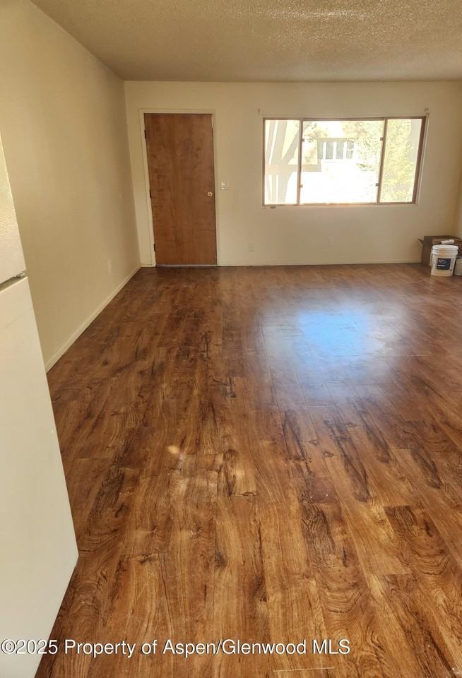 702 Midland Ave #11 - Photo 2 of 7