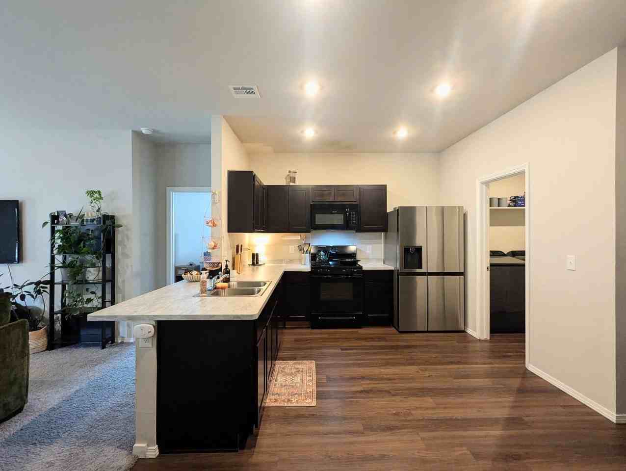 524 Se 7th Pl - Photo 3 of 13