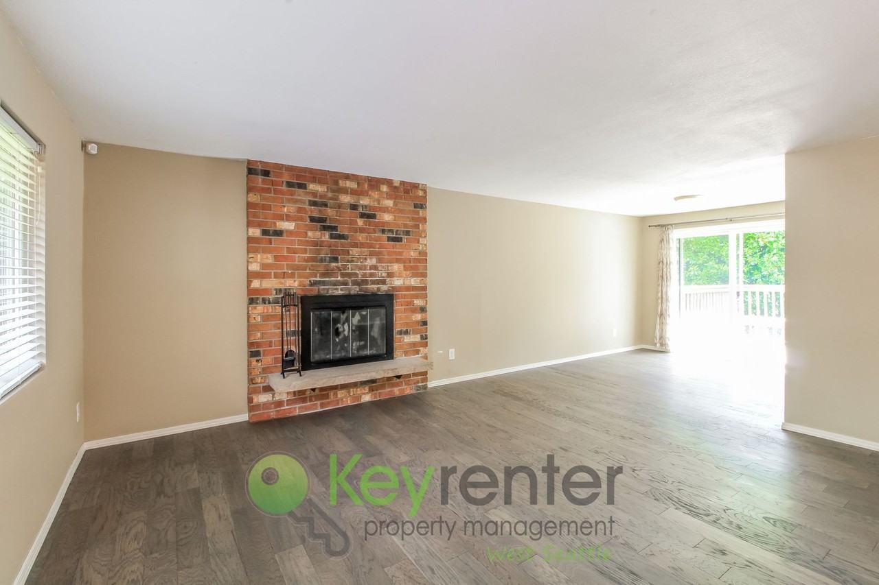 2511 Sw 107th Way - Photo 2 of 32
