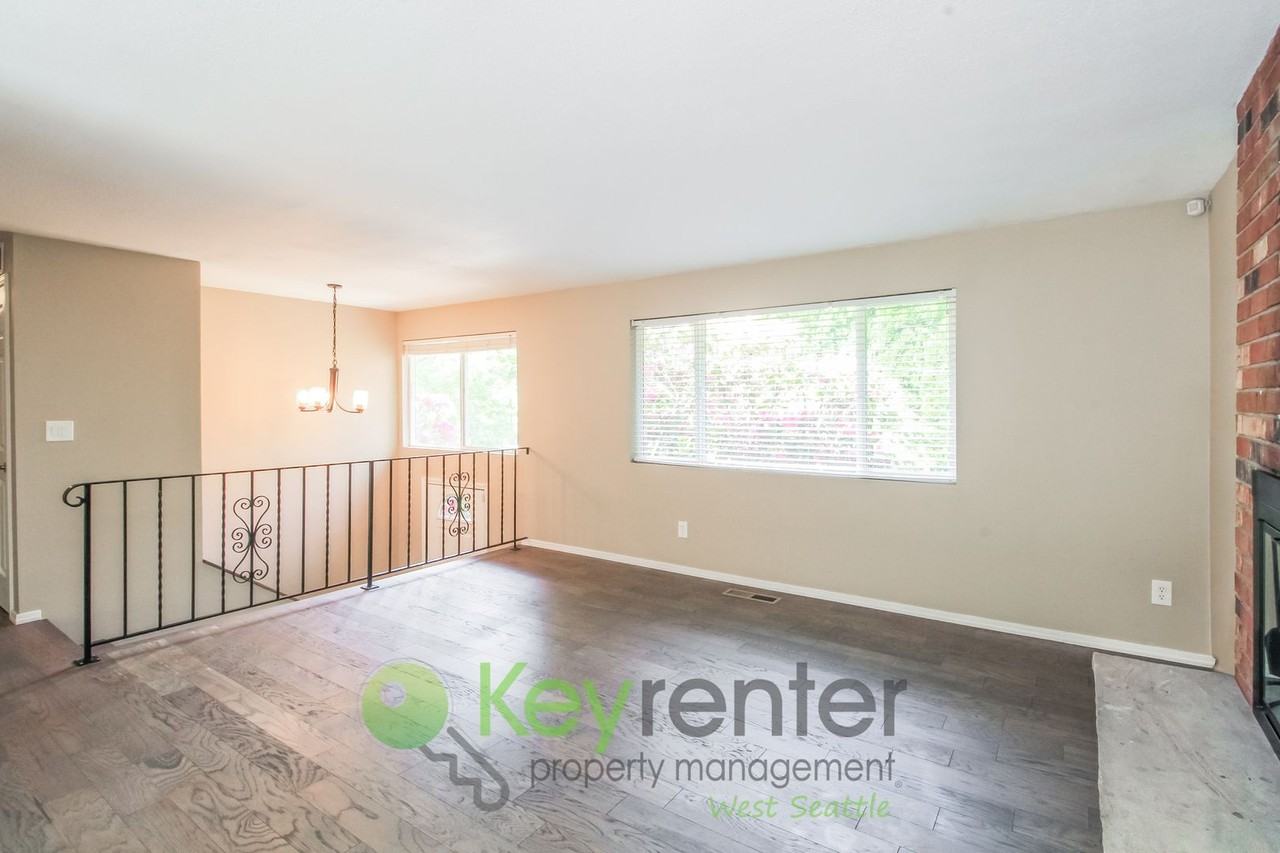2511 Sw 107th Way - Photo 3 of 32