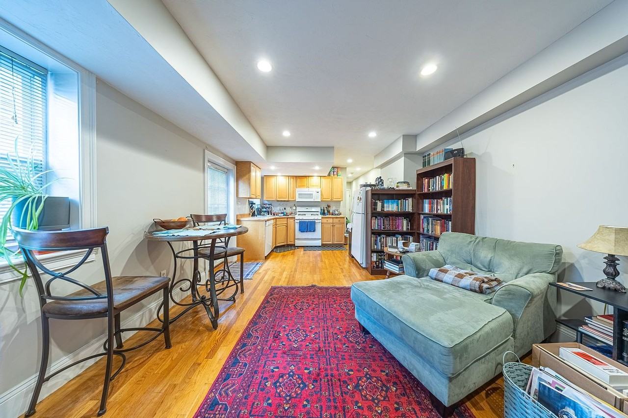 1720 Beacon St - Photo 2 of 9