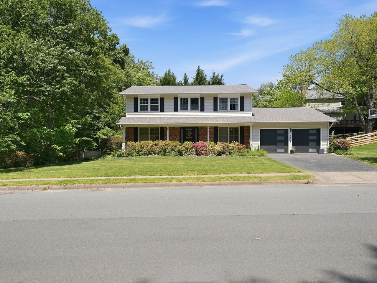 8904 Arley Dr - Photo 2 of 35
