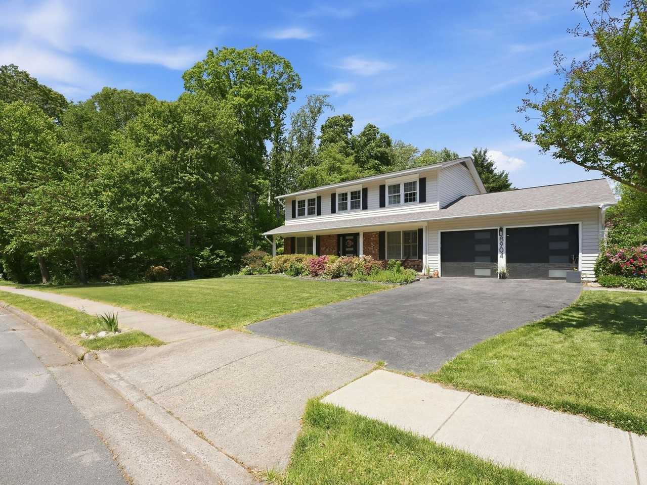 8904 Arley Dr - Photo 3 of 35
