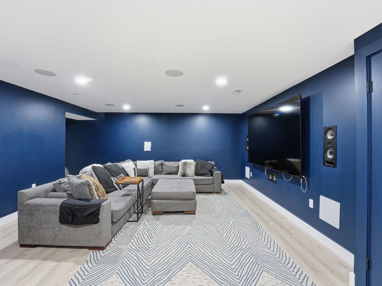8904 Arley Dr - Photo 4 of 35