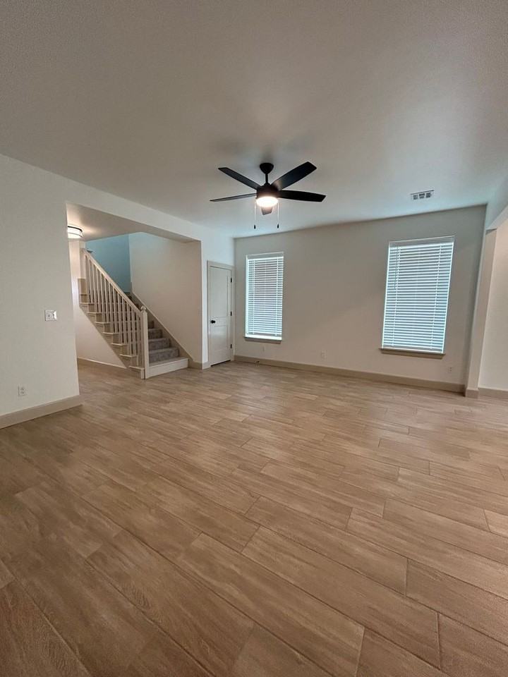 4204 Nw 179th St - Photo 4 of 24