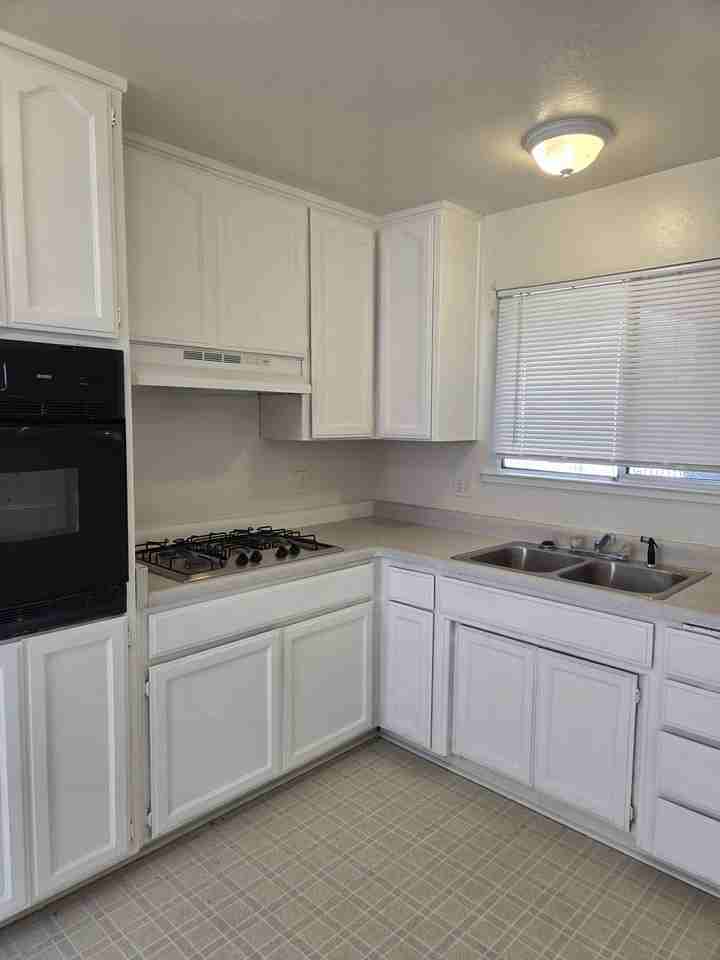 1514 Hayden Ave - Photo 6 of 13