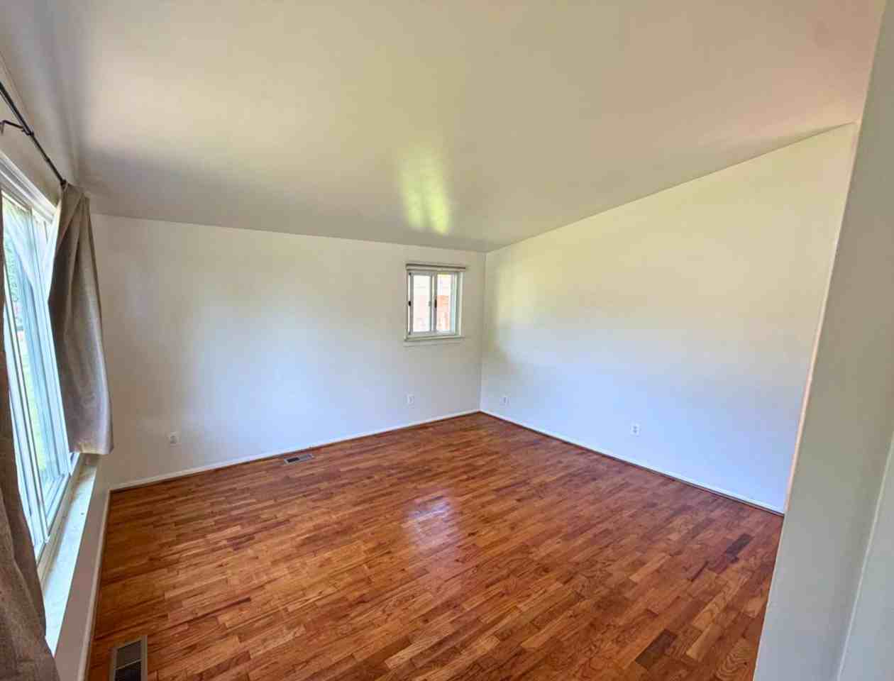 33240 Parkwood St - Photo 3 of 27