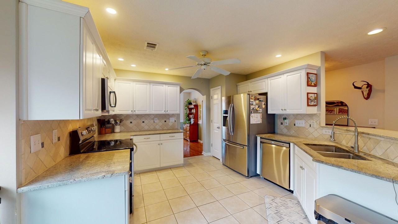629 Linden Ln - Photo 6 of 28